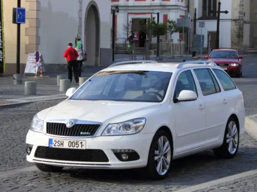 Škoda Octavia II RS Combi 01