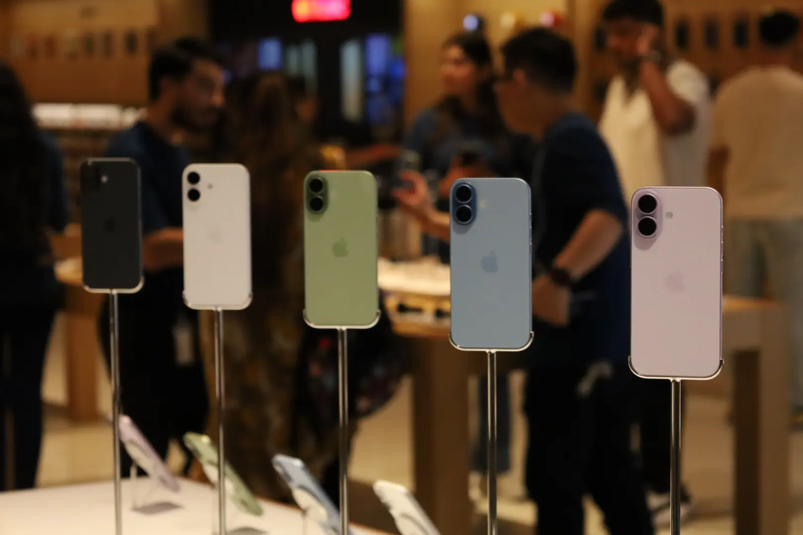 Porovnanie Nothing Phone 3 a Apple iPhone 17